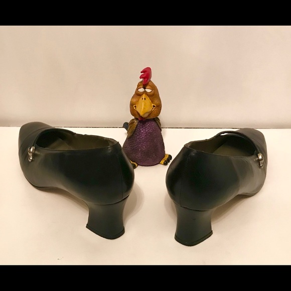 Navy Blue Classic Leather 8.5 M, Ipanema low heel - Picture 3 of 5